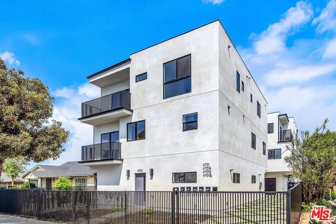 4703 Saturn St #47033-4 - Photo 6 of 17