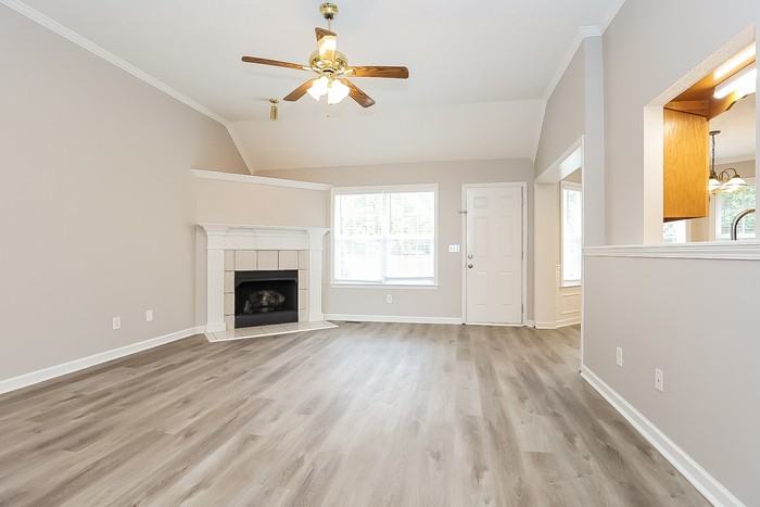 2219 Spartan Ct - Photo 4 of 17