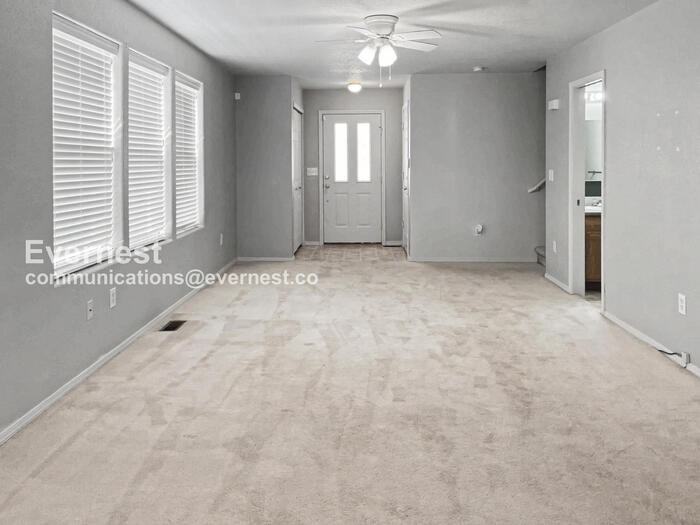 451 Stardust Ct - Photo 6 of 21