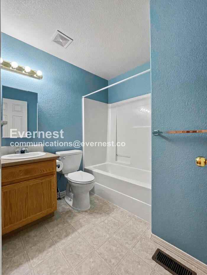 451 Stardust Ct - Photo 7 of 21