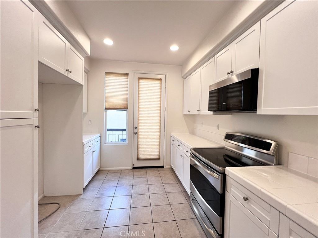 58 S 5th St #58F - Photo 3 of 24