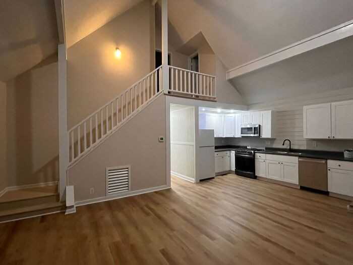 2135 Turnpike Rd - Photo 7 of 13