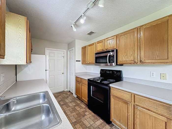 162 Guadalajara Dr - Photo 6 of 37