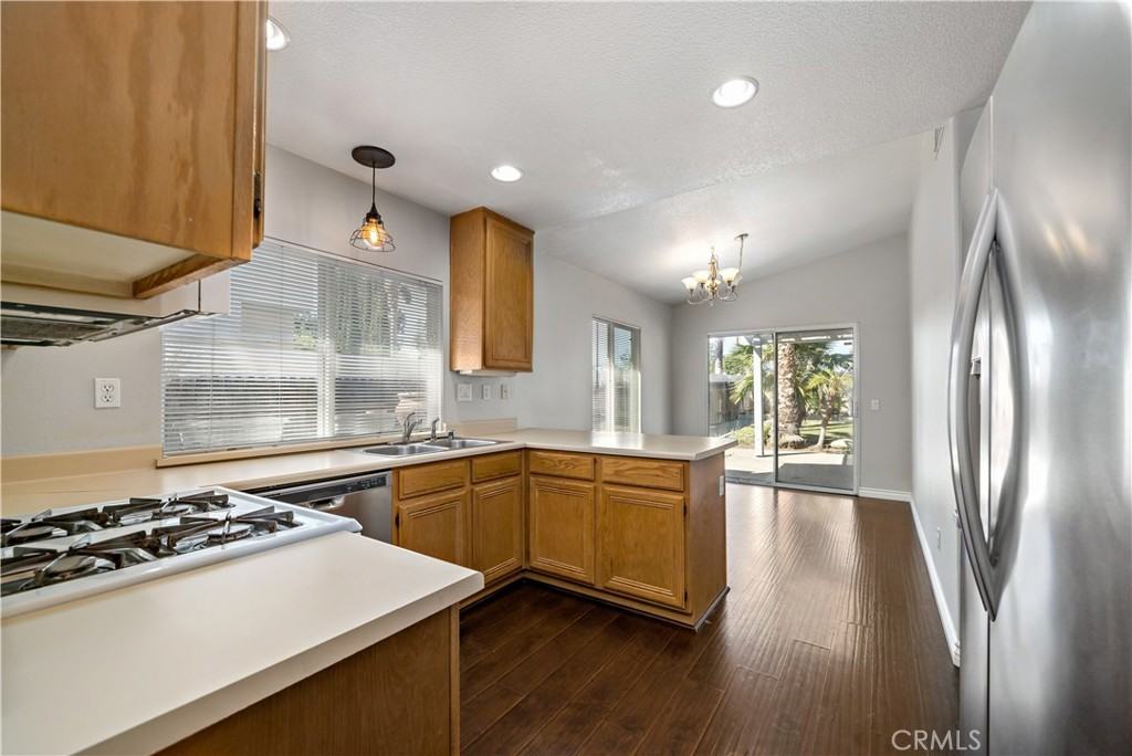 26678 Silver Oaks Dr #26678 - Photo 6 of 11