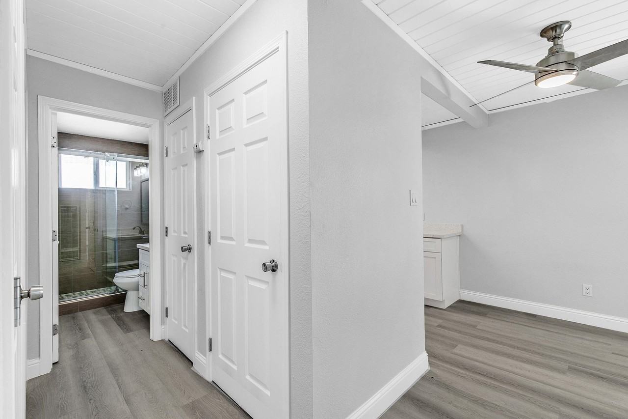 1167 Holmes Ct #1167 - Photo 3 of 24