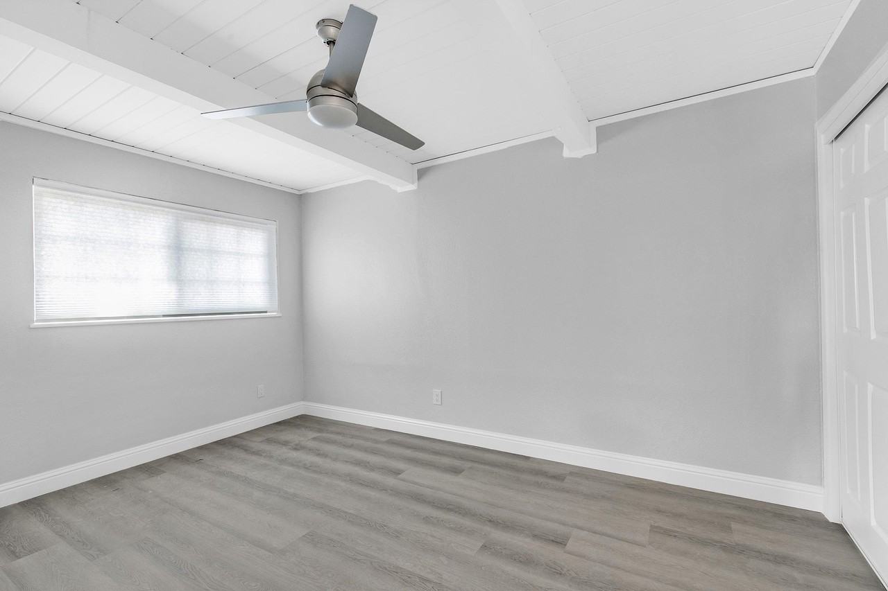 1167 Holmes Ct #1167 - Photo 4 of 24