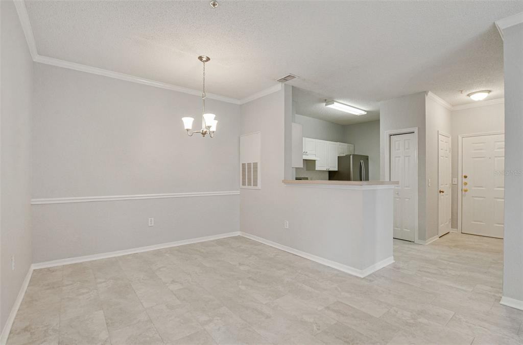 18001 Richmond Place Dr #18001-1112 - Photo 3 of 25