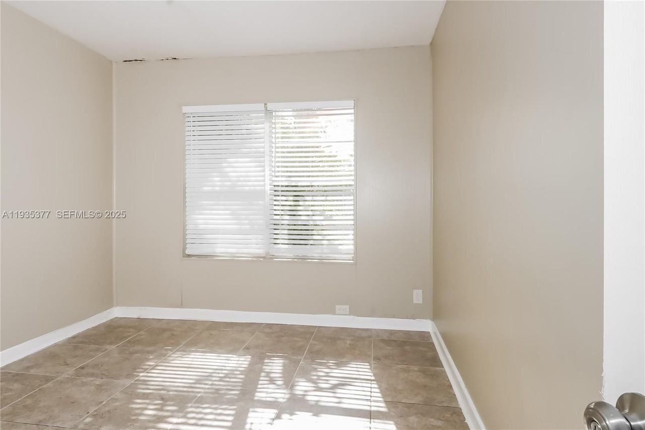 733 Valley Forge Rd #733 - Photo 3 of 16