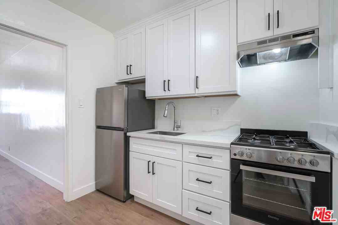1624 S St Andrews Pl #1624-1626 - Photo 7 of 9