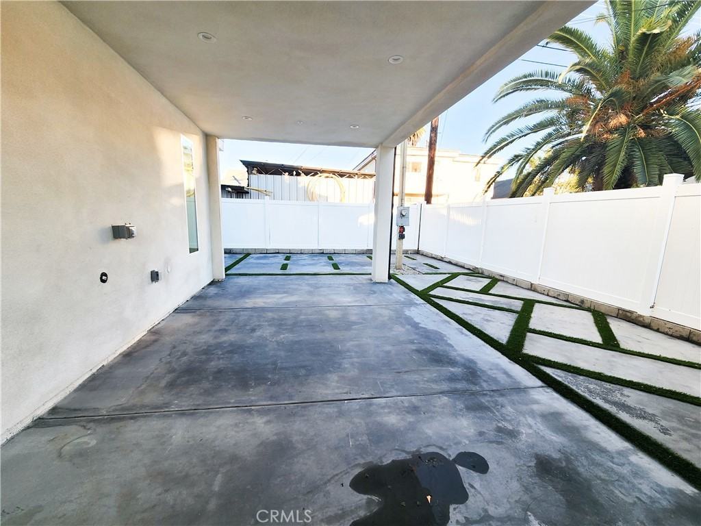 1644 5th Ave - Photo 5 of 10