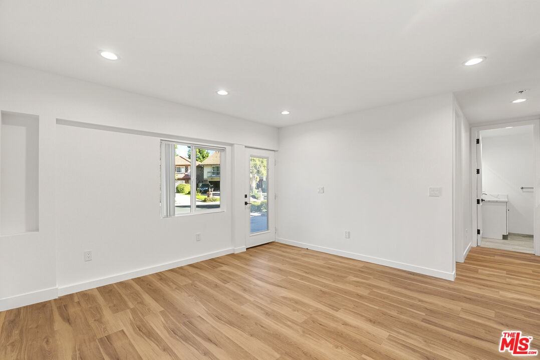 11945 Sonoma Way #11945 - Photo 3 of 17