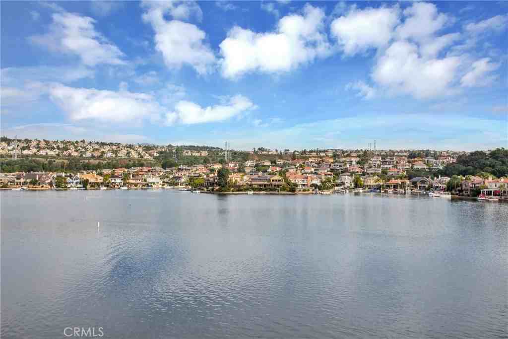 181 California Ct #181 - Photo 2 of 28