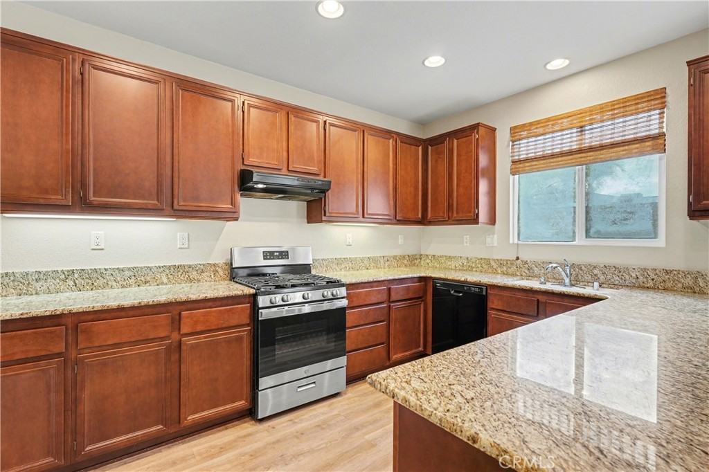 38405 Sevilla Ave #38405 - Photo 4 of 28