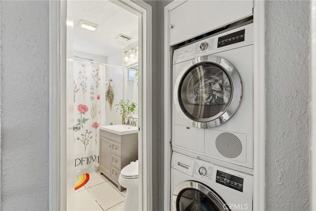 274 1/2 W Laurel Ave #274 - Photo 3 of 17