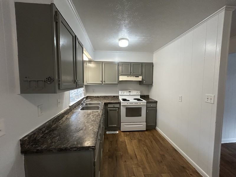 218 Morning Dr #2 - Photo 2 of 9