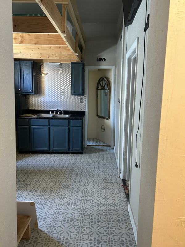 815 E 10th St #1 - Photo 2 of 18