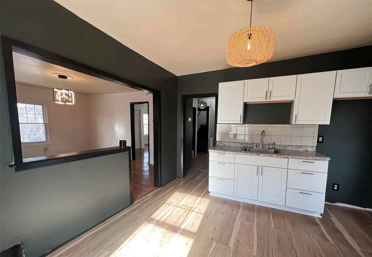 1171 21st St - Photo 2 of 8