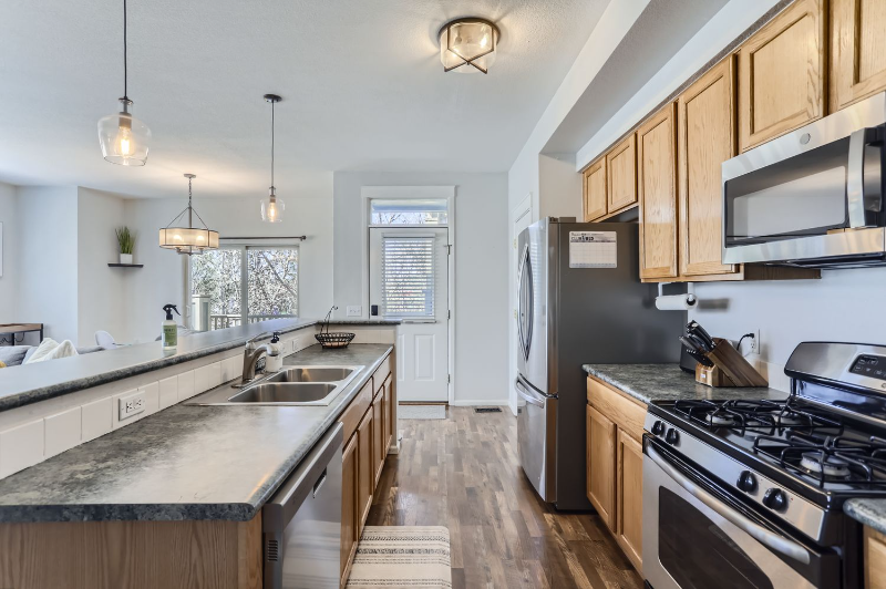 1674 Ames Ct #25 - Photo 4 of 9