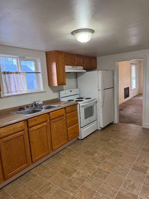 849 N 7th St - Photo 3 of 11