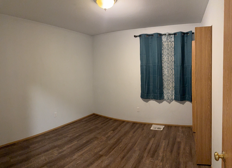 5569 Vesel Ct - Photo 7 of 11