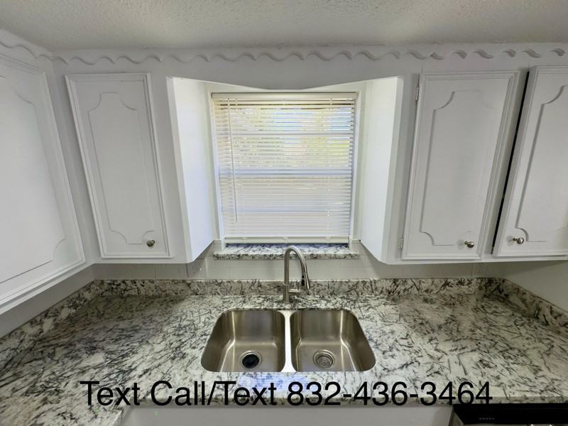 2207 Erickson St - Photo 3 of 20