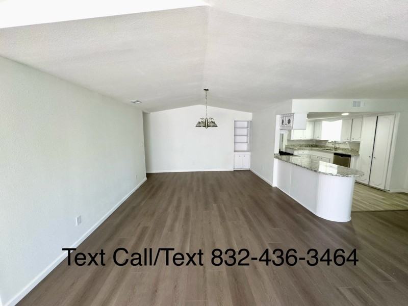 2207 Erickson St - Photo 5 of 20