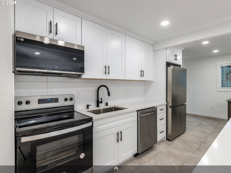 3805 E 11th St #A - Photo 6 of 20