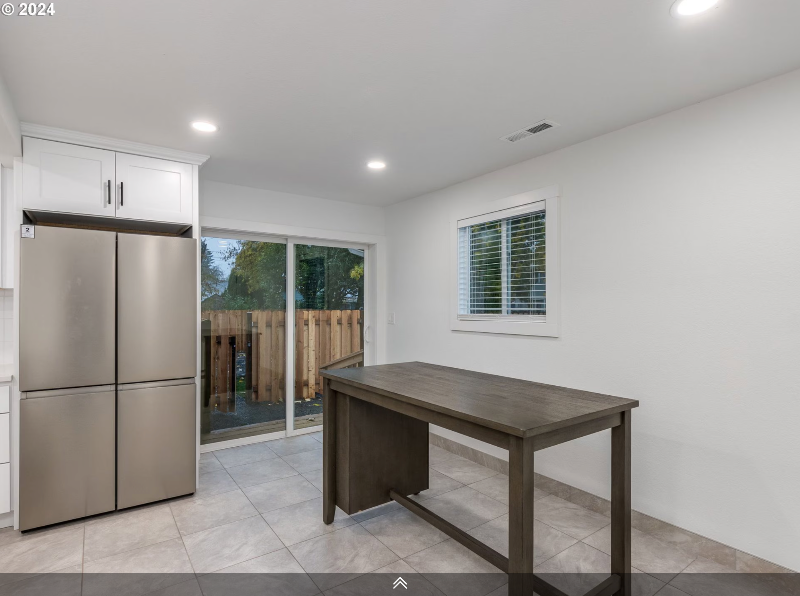 3805 E 11th St #A - Photo 7 of 20