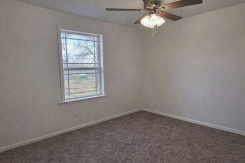 138 5th Ave - Photo 7 of 18