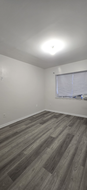 333 Kennedy Dr - Photo 6 of 13