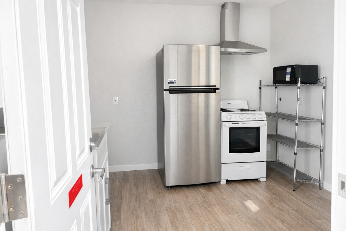 45414 Raysack Ave - Photo 3 of 6