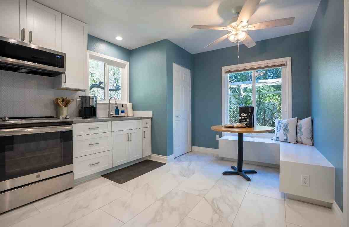 3219 Sumac Rd - Photo 7 of 11