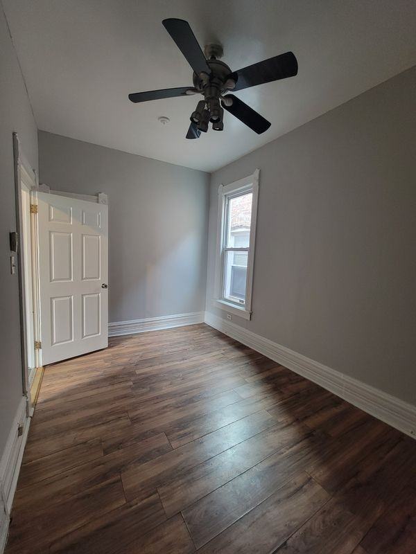 1302 E 72nd St ##2 - Photo 5 of 9