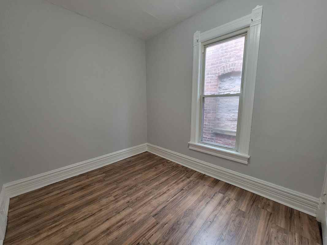 1302 E 72nd St ##2 - Photo 7 of 9