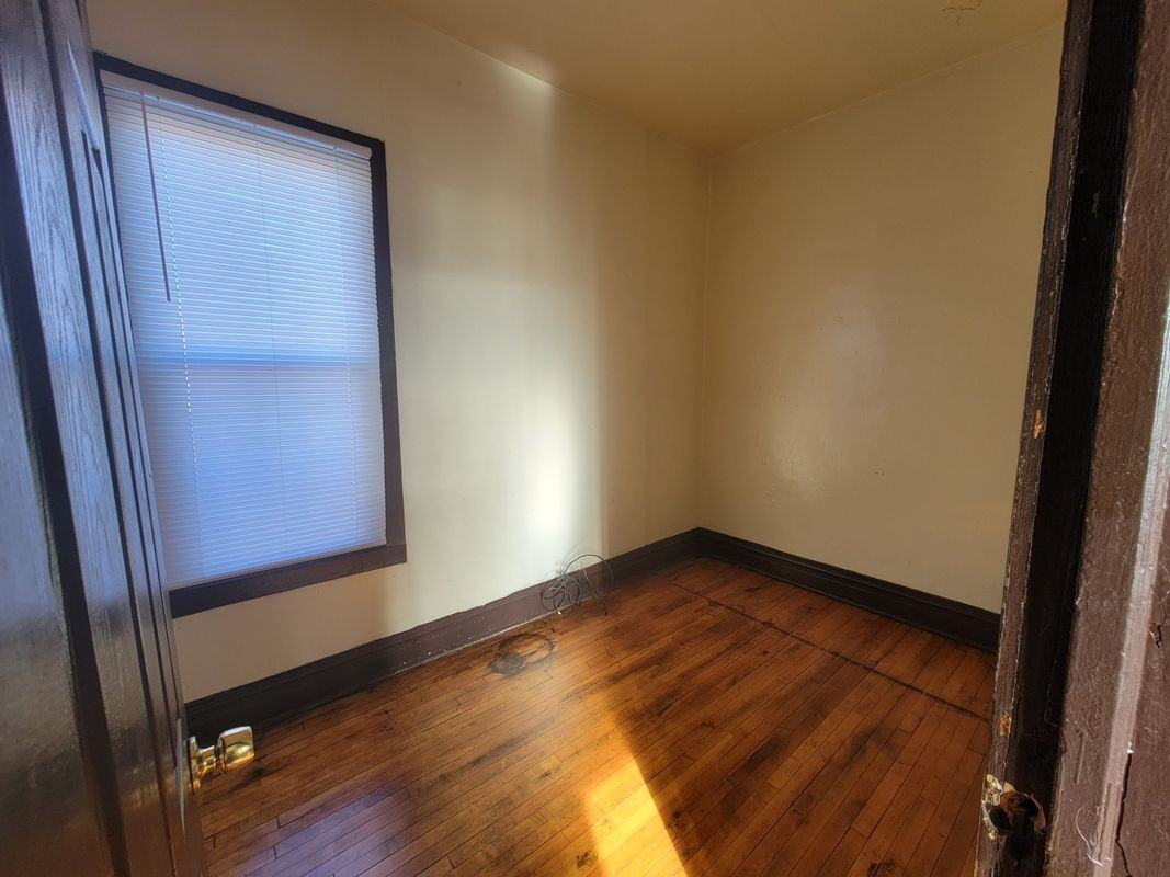 6427 S Ashland Ave ##1f - Photo 3 of 9