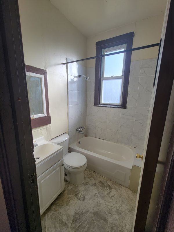 6427 S Ashland Ave ##1f - Photo 4 of 9