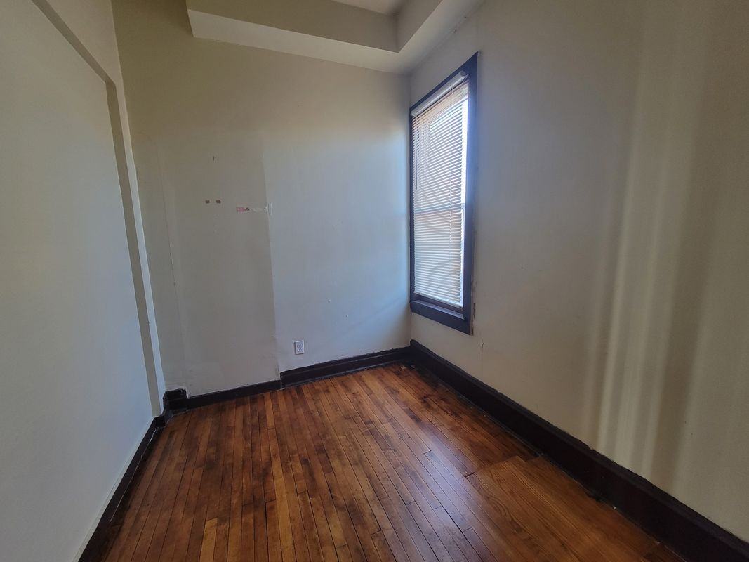 6427 S Ashland Ave ##1f - Photo 7 of 9