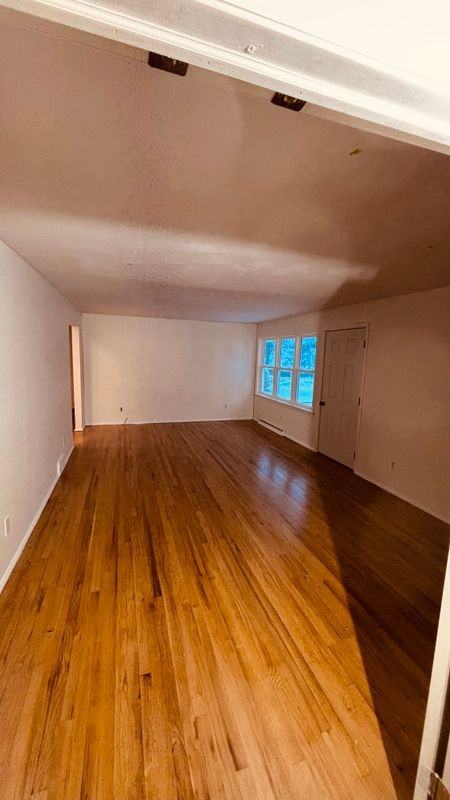 42 Young Ave - Photo 3 of 20