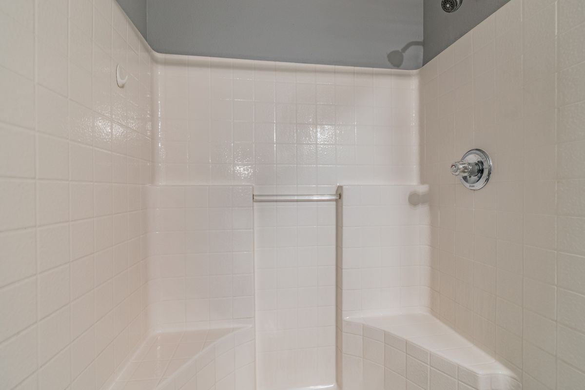 37235 Grassy Hill Ln - Photo 6 of 41