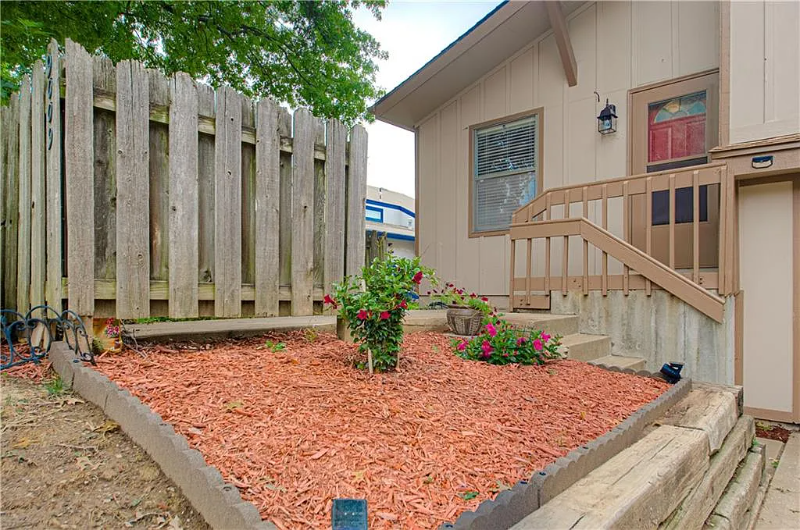 9009 E 85th Ter - Photo 2 of 15