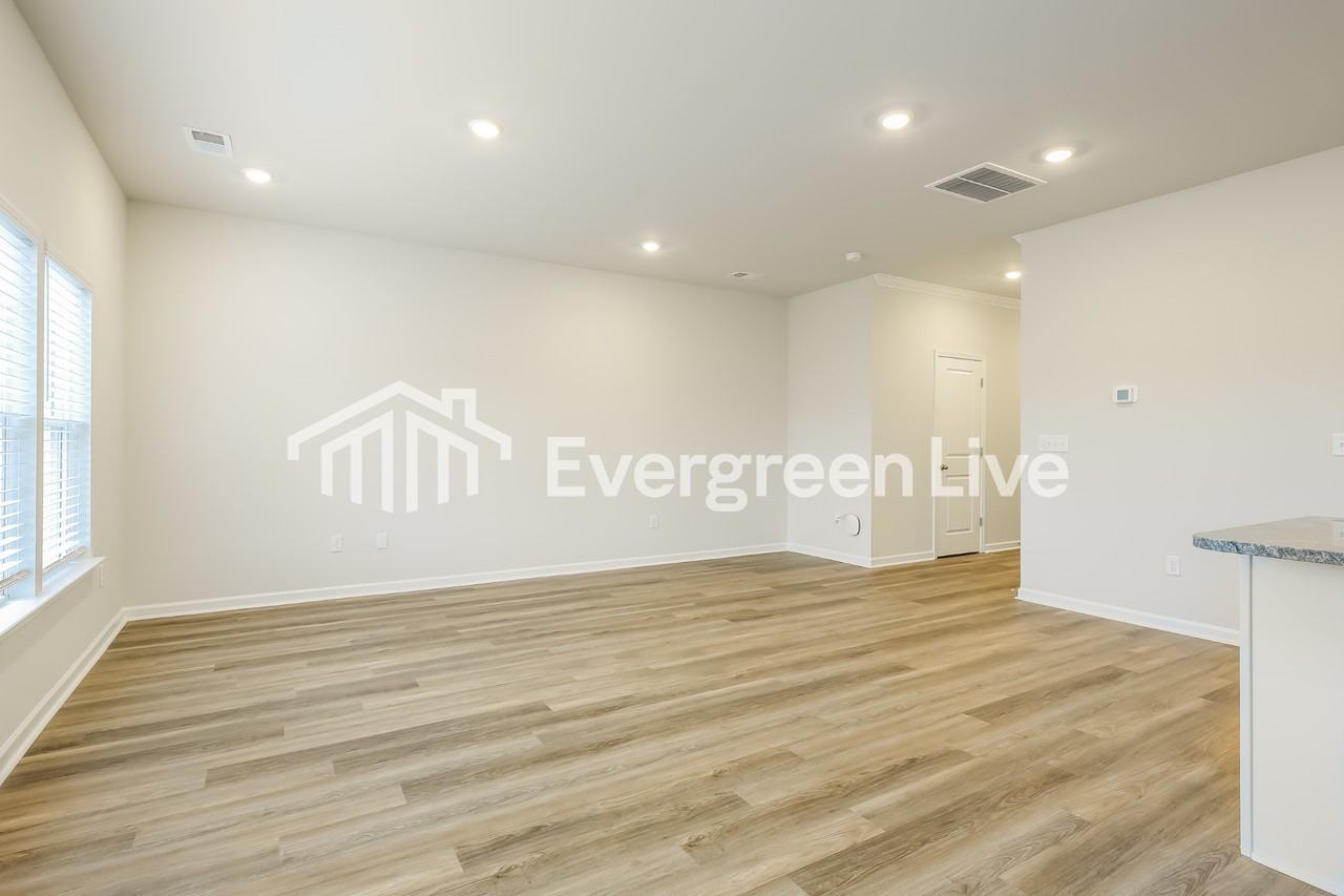 6 Leacock Dr - Photo 4 of 15