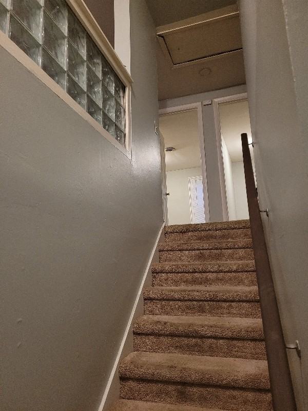 1010 N Pine St #B - Photo 2 of 8