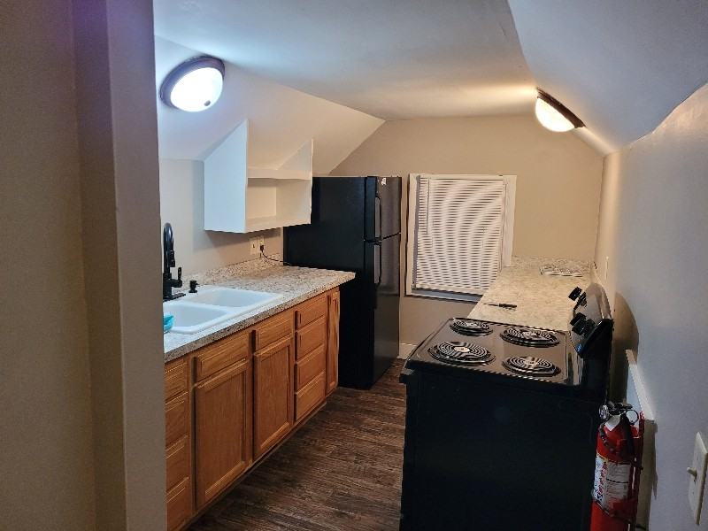 1010 N Pine St #B - Photo 3 of 8