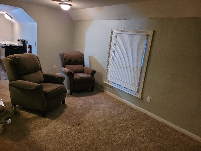 1010 N Pine St #B - Photo 4 of 8