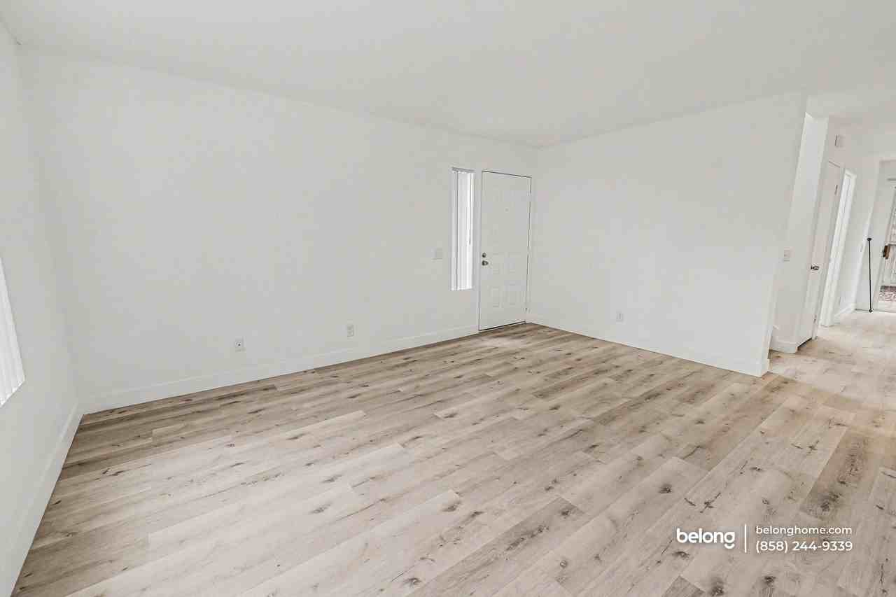 1447 Manzana Way - Photo 4 of 25