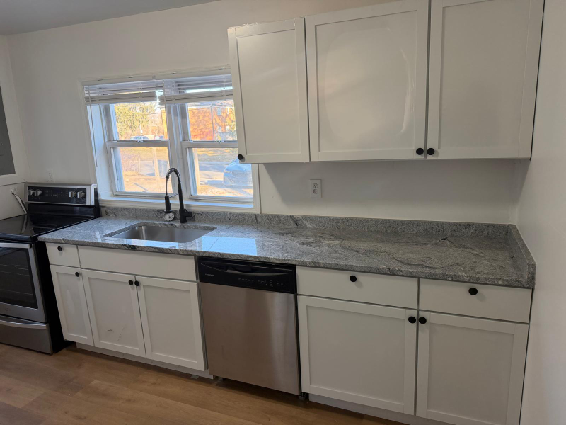 1665 Elaine Rd - Photo 5 of 20