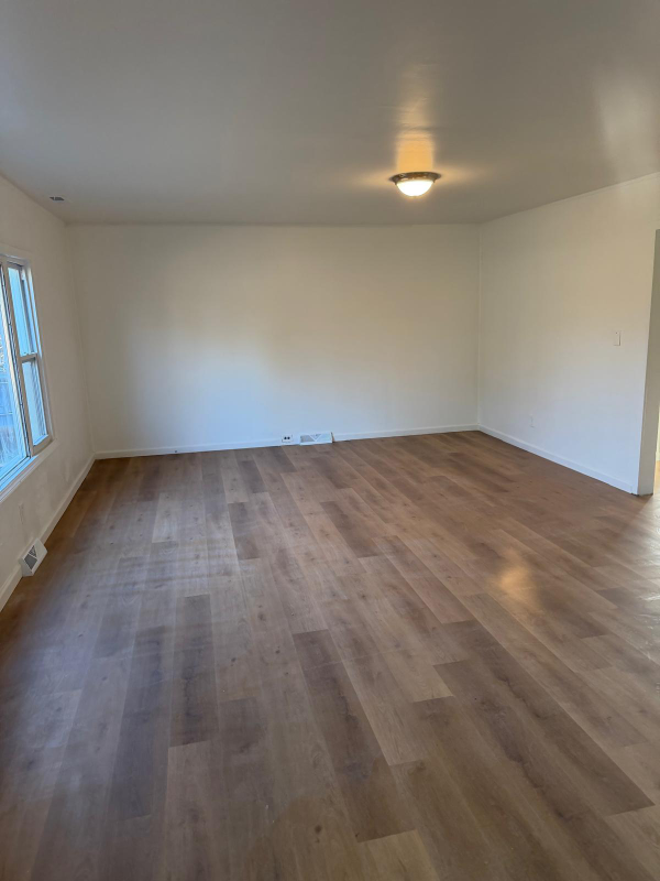 1665 Elaine Rd - Photo 7 of 20