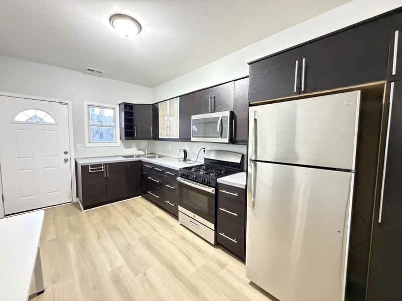 115 Winfield Ave #2 - Photo 2 of 10