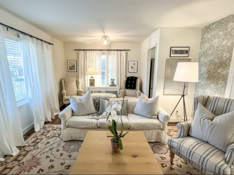 4445 6th Ave S - Photo 2 of 12