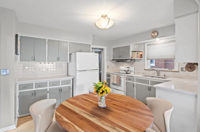 2666 Porter Pl - Photo 7 of 9